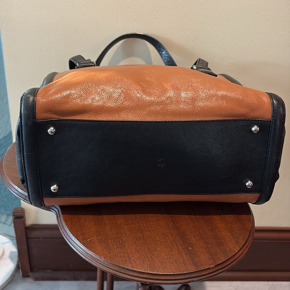 DKNY  vintage  shoulder bag  large leather  black/brown. Silvertone HW. Excellen - Picture 14 of 17